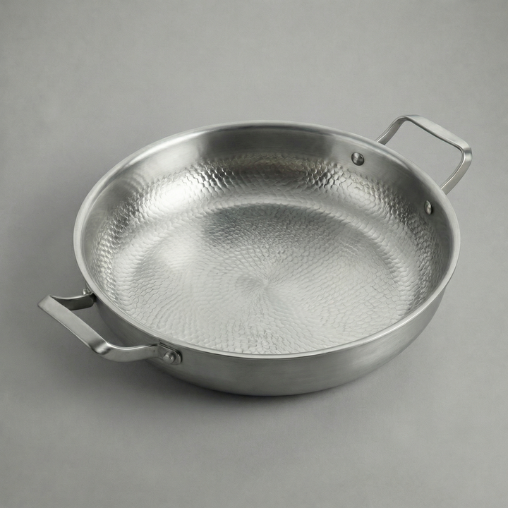 Titanová pánev s dvěma držadly